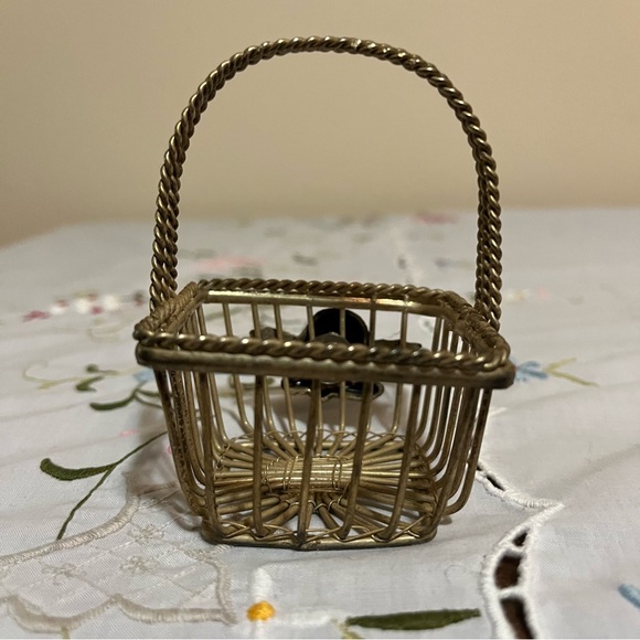 CHERUB BRASS BASKET with a angel on front. 3 1/2” including handle x 2 1/2” MINI - Picture 3 of 4